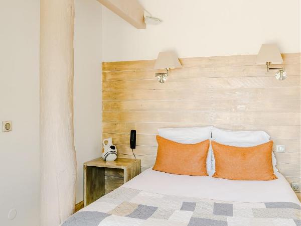 Hôtel Restaurant Les Arnelles : photo 1 de la chambre petite chambre double