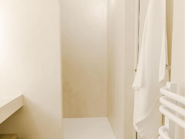 Hôtel Restaurant Les Arnelles : photo 5 de la chambre chambre double avec terrasse