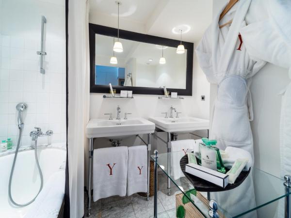 Hôtel Le Y : photo 1 de la chambre chambre double ou lits jumeaux standard