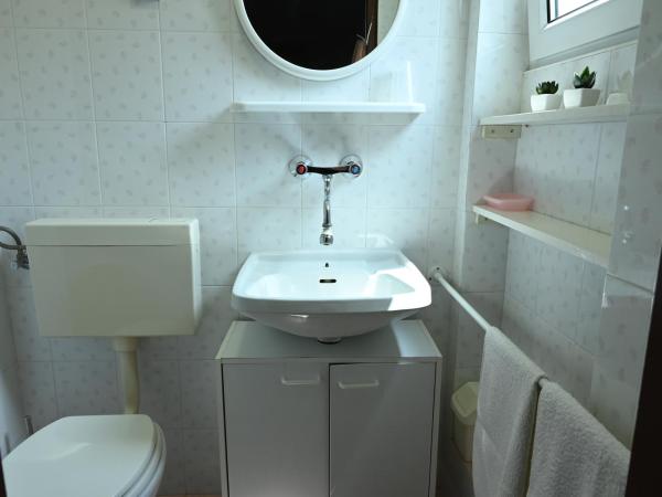 Guesthouse Klaric : photo 2 de la chambre chambre double avec balcon