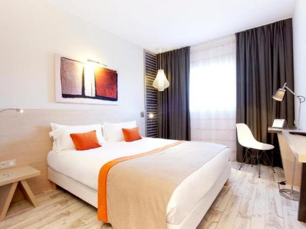 Kyriad Prestige Vannes Centre-Palais des Arts : photo 1 de la chambre chambre double