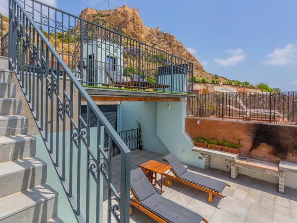 Apartaestudios Evolution Luxury : photo 1 de la chambre studio avec terrasse