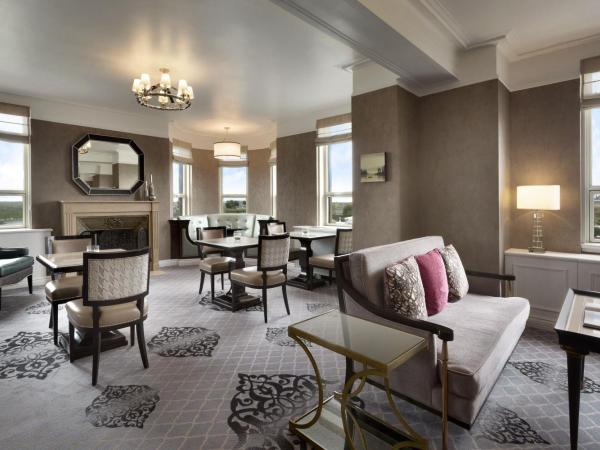 Fairmont Le Chateau Frontenac : photo 5 de la chambre chambre lit king-size fairmont gold - vue sur ville