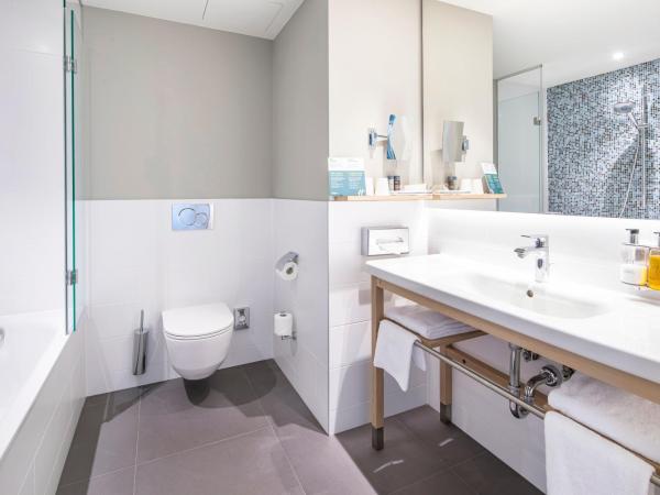 Holiday Inn Gdansk - City Centre, an IHG Hotel : photo 4 de la chambre chambre lit queen-size premium