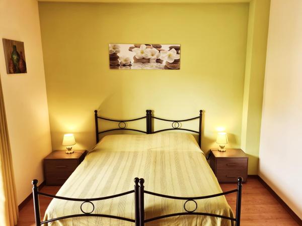 Affittacamere Il Terrazzo Di Archimede : photo 3 de la chambre chambre double avec salle de bains privative extérieure