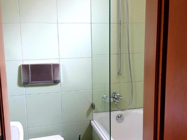 Hotel Schönegg : photo 1 de la chambre chambre simple deluxe avec lit queen-size - vue sur montagne