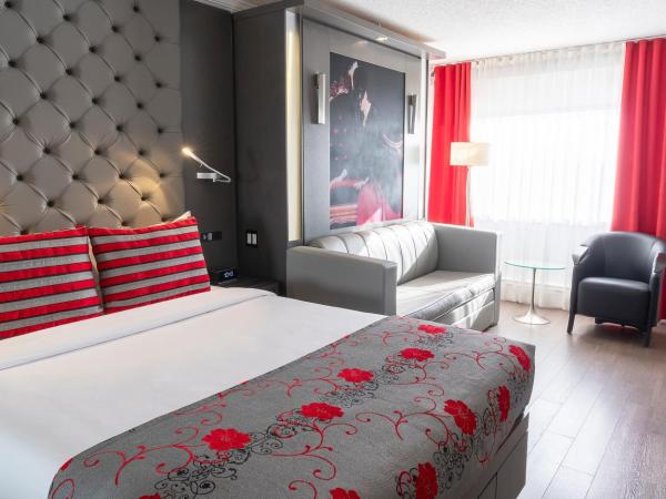 Hotel Plaza Quebec : photo 4 de la chambre chambre avec 1 lit queen-size et 1 lit escamotable queen-size - vue sur extérieur