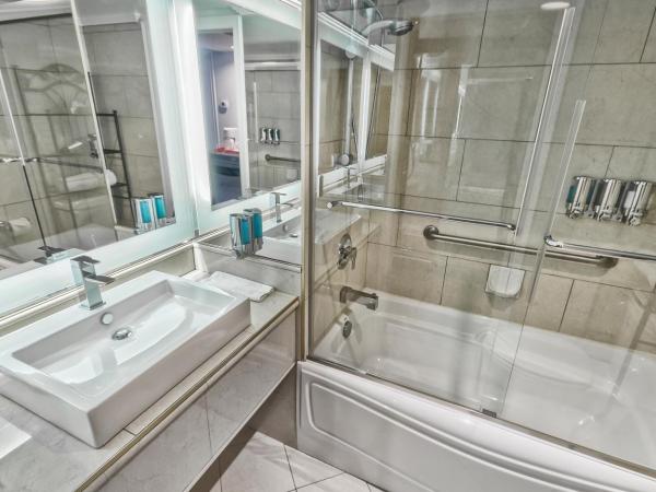 Hotel Plaza Quebec : photo 5 de la chambre chambre avec cheminée, 1 lit queen-size et 1 lit escamotable queen-size - vue sur extérieur