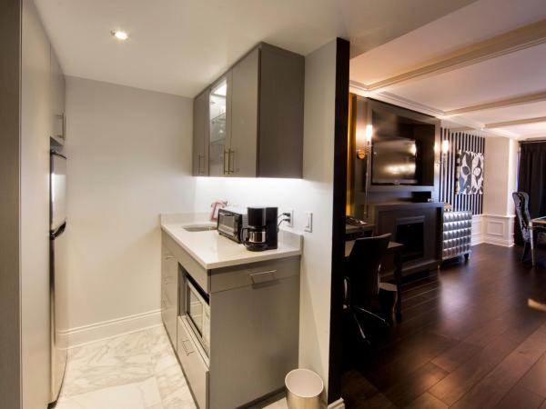 Hotel Plaza Quebec : photo 6 de la chambre suite premium topaze avec 1 lit king-size et 1 lit escamotable queen-size