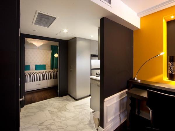 Hotel Plaza Quebec : photo 3 de la chambre suite premium topaze avec 1 lit king-size et 1 lit escamotable queen-size