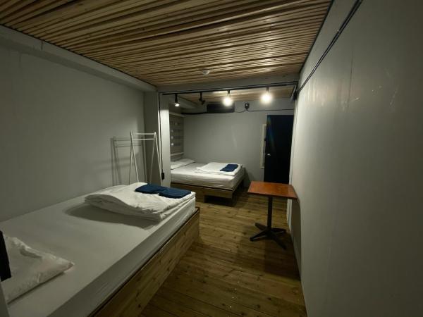 Itaewon Inn : photo 7 de la chambre chambre familiale avec salle de bains privative