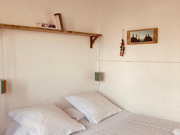 Hôtel Lido Beach : photo 1 de la chambre chambre double avec salle de bains privative extérieure