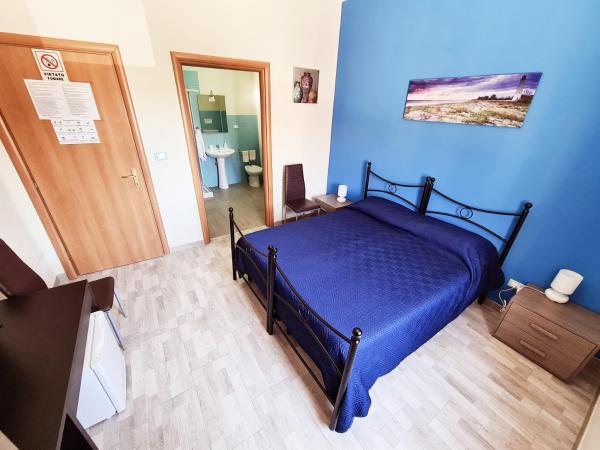 Affittacamere Il Terrazzo Di Archimede : photo 4 de la chambre chambre double avec salle de bains privative