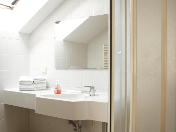 Hotel Plovdiv : photo 6 de la chambre chambre triple