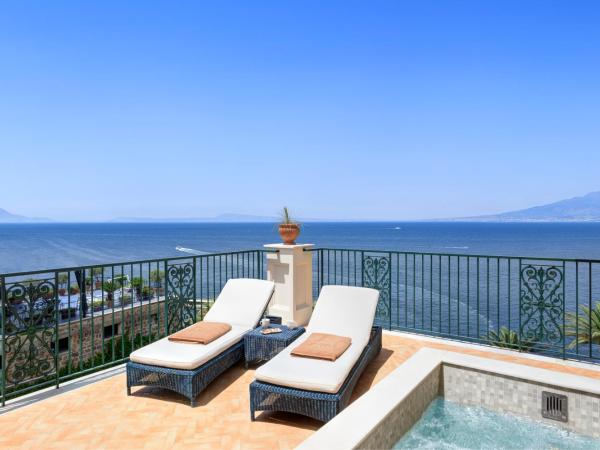 Grand Hotel Royal : photo 4 de la chambre suite impériale avec terrasse et baignoire spa - vue sur mer