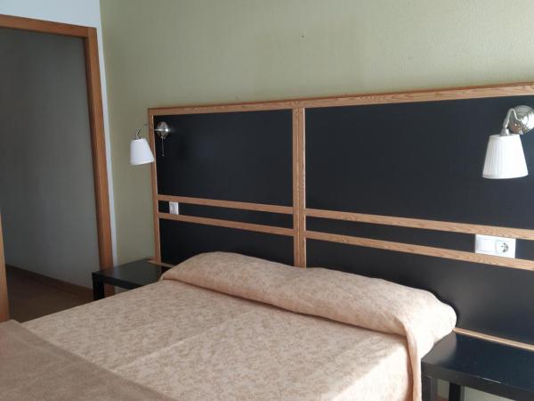 Hostal Mara : photo 3 de la chambre chambre lit queen-size 