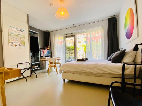 Private Studio with free car parking : photo 2 de la chambre chambre double deluxe avec douche