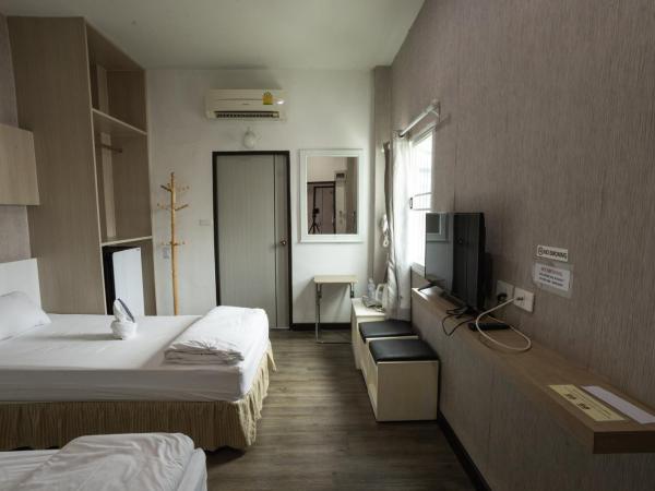 Connect Hostel : photo 6 de la chambre chambre lits jumeaux avec salle de bains privative