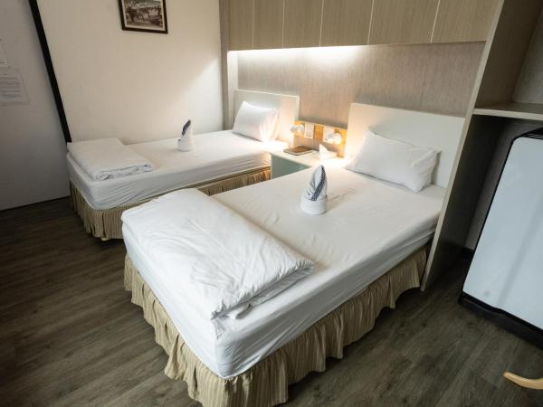 Connect Hostel : photo 3 de la chambre chambre lits jumeaux avec salle de bains privative