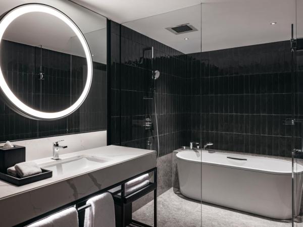 Hilton Singapore Orchard : photo 3 de la chambre suite d’angle lit king-size