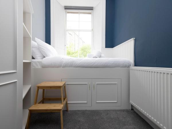 JOIVY Haymarket : photo 2 de la chambre petite chambre simple