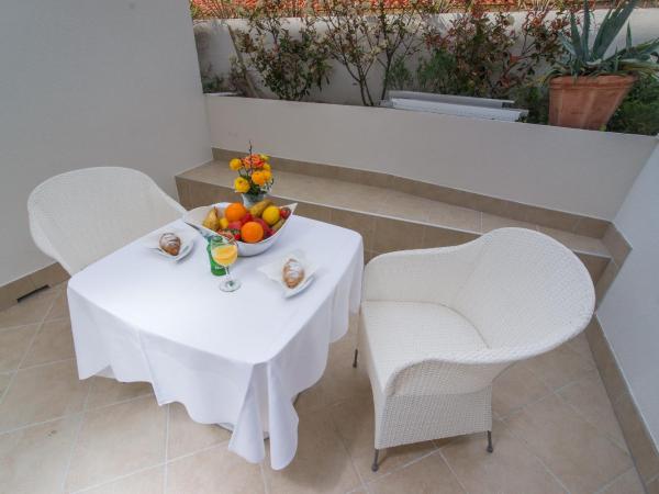 Hotel Biokovo : photo 4 de la chambre chambre double avec balcon - vue sur montagnes