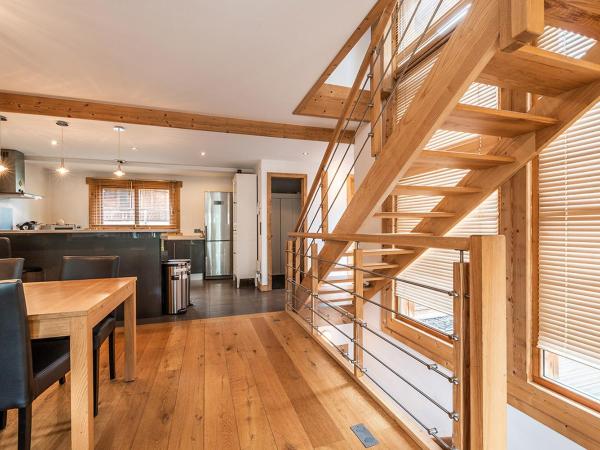 Eden Hotel, Apartments and Chalet Chamonix Les Praz : photo 8 de la chambre appartement style chalet 5 chambres