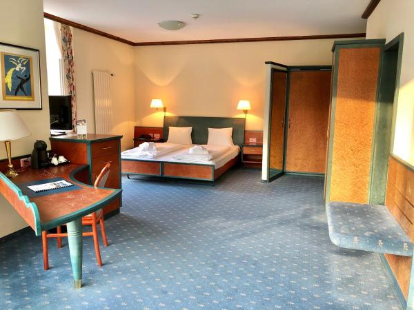 Thermal Hotels & Walliser Alpentherme Leukerbad : photo 4 de la chambre suite junior avec terrasse