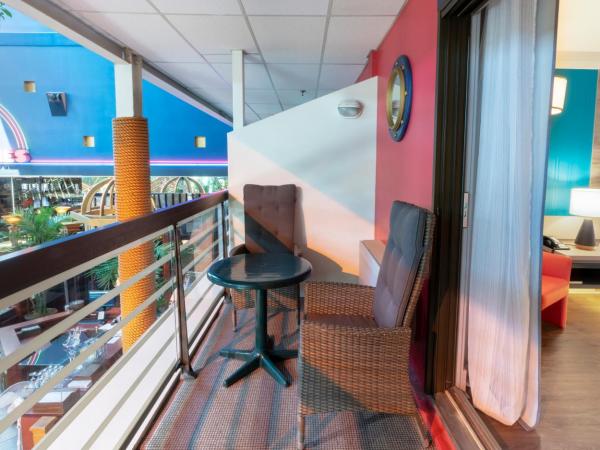 Hôtel Québec Inn : photo 3 de la chambre chambre double Économique avec balcon intérieur côté restaurant