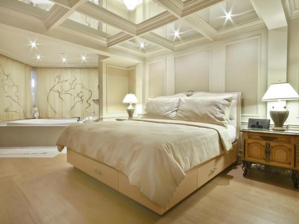 Hôtel Québec Inn : photo 1 de la chambre suite lit king-size avec canapé-lit - thème nuptial