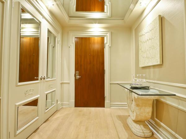 Hôtel Québec Inn : photo 2 de la chambre suite lit king-size avec canapé-lit - thème nuptial