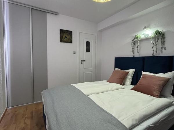 S&M Villa Kolobrzeg : photo 1 de la chambre chambre double avec terrasse