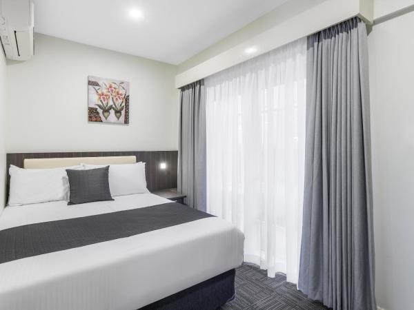 Quality Hotel Melbourne Airport : photo 1 de la chambre chambre familiale communicante