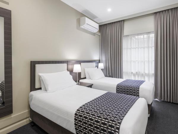 Quality Hotel Melbourne Airport : photo 3 de la chambre suite familiale 2 chambres de luxe (située à l’Étage)