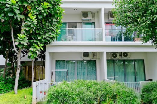 Bulan Guesthouse Imago : photo 4 de la chambre studio avec balcon