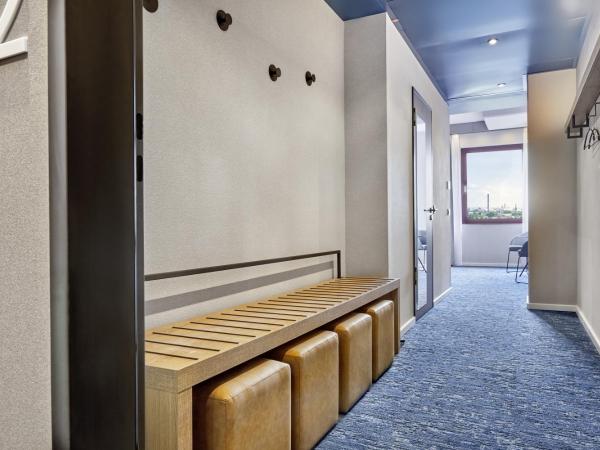 H2 Hotel Düsseldorf Seestern : photo 5 de la chambre chambre quadruple