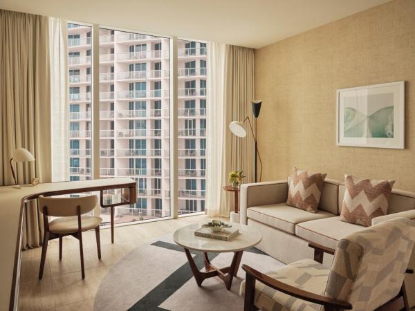 Four Seasons Hotel and Residences Fort Lauderdale : photo 1 de la chambre suite lit king-size avec vue sur fort lauderdale