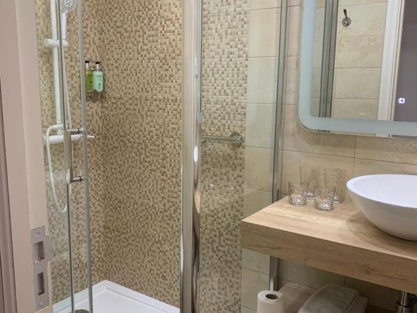 Hostal San Fernando : photo 2 de la chambre grande chambre double ou lits jumeaux