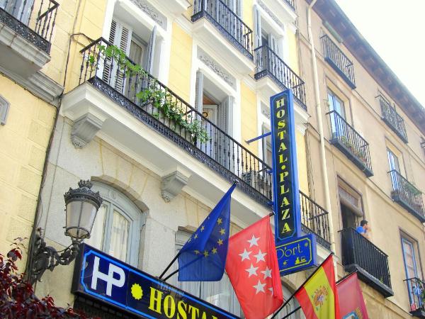CH Plaza D'Ort Rooms IV : photo 5 de la chambre chambre familiale avec balcon et salle de bains commune