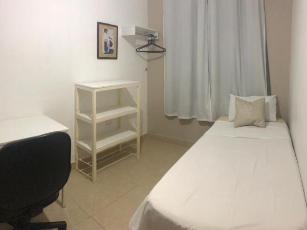 Hostel Ipê : photo 1 de la chambre chambre simple avec salle de bains privative