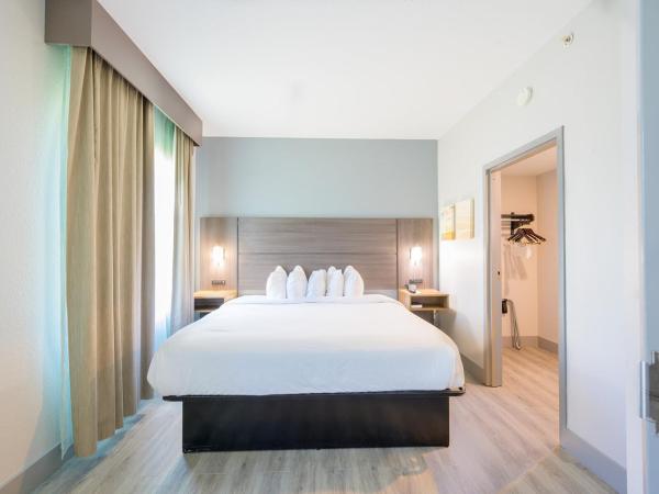 Hawthorn Extended Stay by Wyndham Panama City Beach : photo 8 de la chambre suite studio lit king-size - non-fumeurs