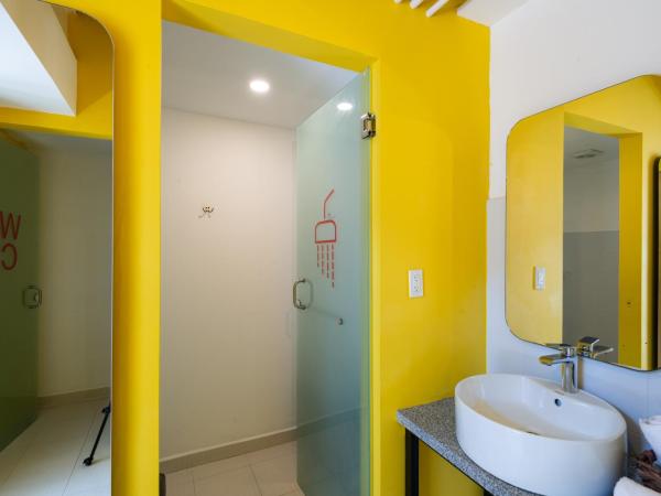 Mayan Monkey Los Cabos : photo 8 de la chambre chambre supérieure avec 2 lits queen-size