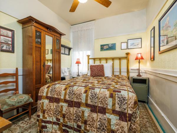 San Remo Hotel : photo 1 de la chambre chambre double avec salle de bains commune