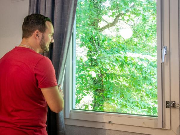 greet hôtel Annecy Cran-Gevrier by Accor : photo 4 de la chambre chambre triple - vue sur jardin