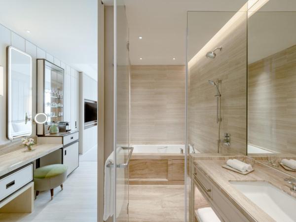 The Fullerton Ocean Park Hotel Hong Kong : photo 6 de la chambre chambre lit king-size côté océan