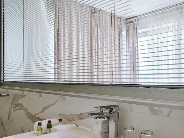 B&B Demar Residence & Dependance : photo 8 de la chambre chambre de luxe avec terrasse - vue sur mer