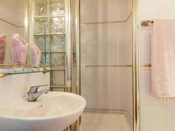 Dawson Place, Juliette's Bed and Breakfast : photo 1 de la chambre chambre triple - vue sur jardin