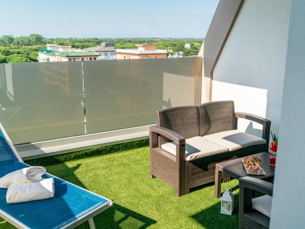 Hotel Alexander : photo 4 de la chambre chambre familiale avec lits superposés (2 adultes + 2 enfants)