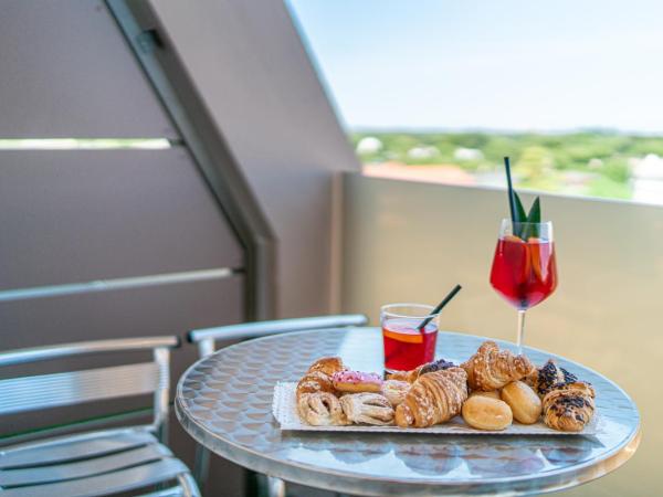 Hotel Alexander : photo 3 de la chambre suite junior familiale