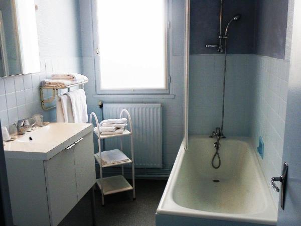 Hôtel Du Port : photo 4 de la chambre chambre familiale